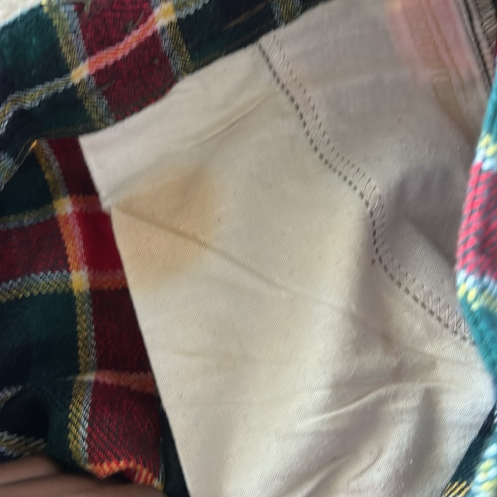 BENETTON Vintage red and green plaid pants. Cuffs at bottom. Size Small. - Picture 12 of 13